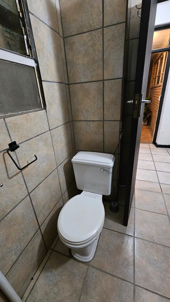 To Let 1 Bedroom Property for Rent in Rouxpark Western Cape
